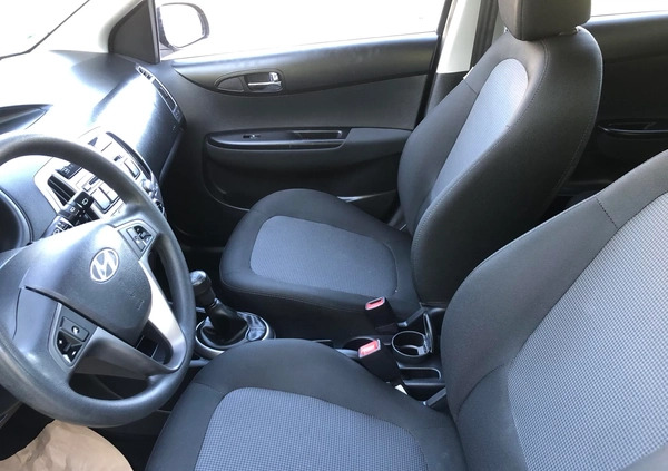 Hyundai i20 cena 23999 przebieg: 122321, rok produkcji 2013 z Legnica małe 172